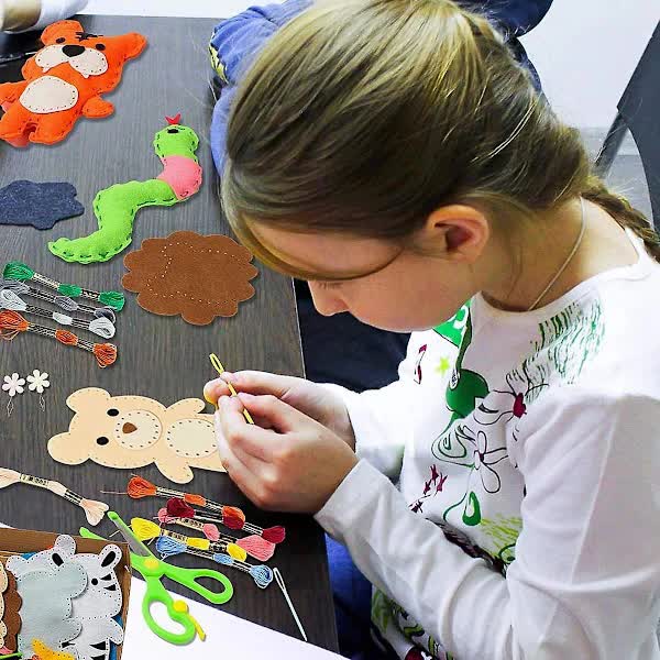 Kids Dinosaur Sewing Kit DIY Felt Craft Set for Beginners